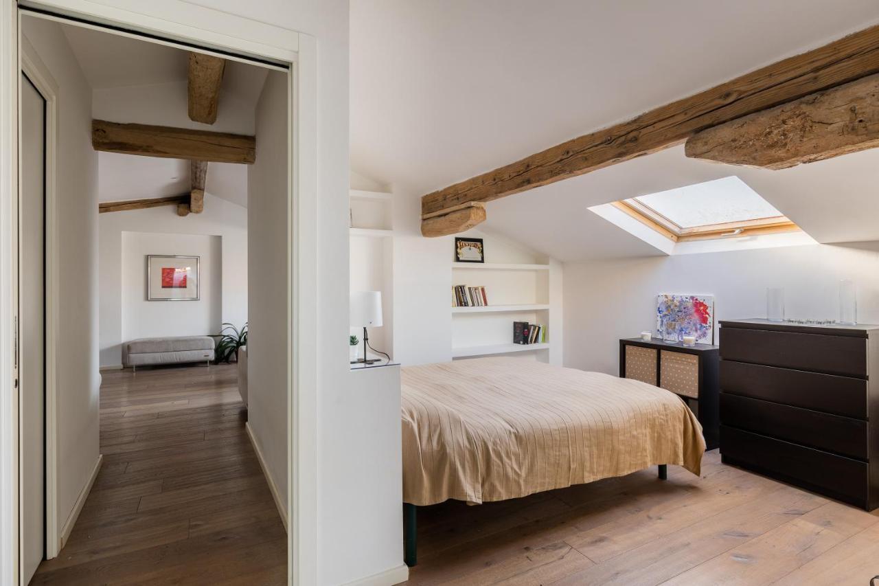 Apartamento Italy Prestigious Historical Attic In Bolonia Exterior foto